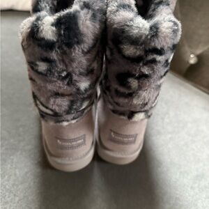 Koolaburra Gray Faux Fur Women's Boots